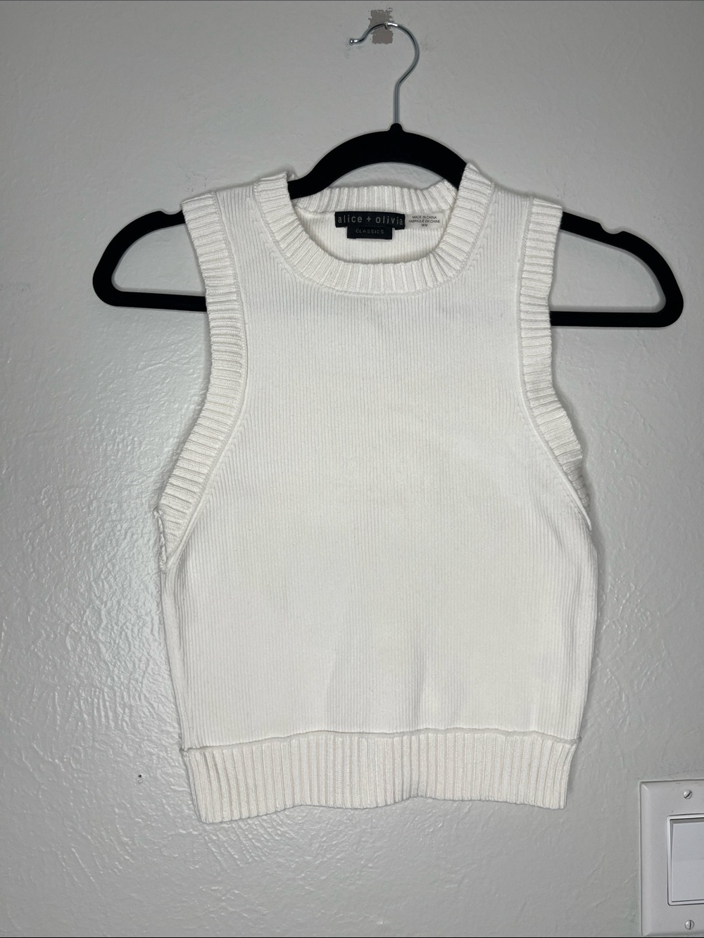 Alice + Olivia Bigsby Ribbed Tank Soft White - Size M Capsule Minimalist Cropped
